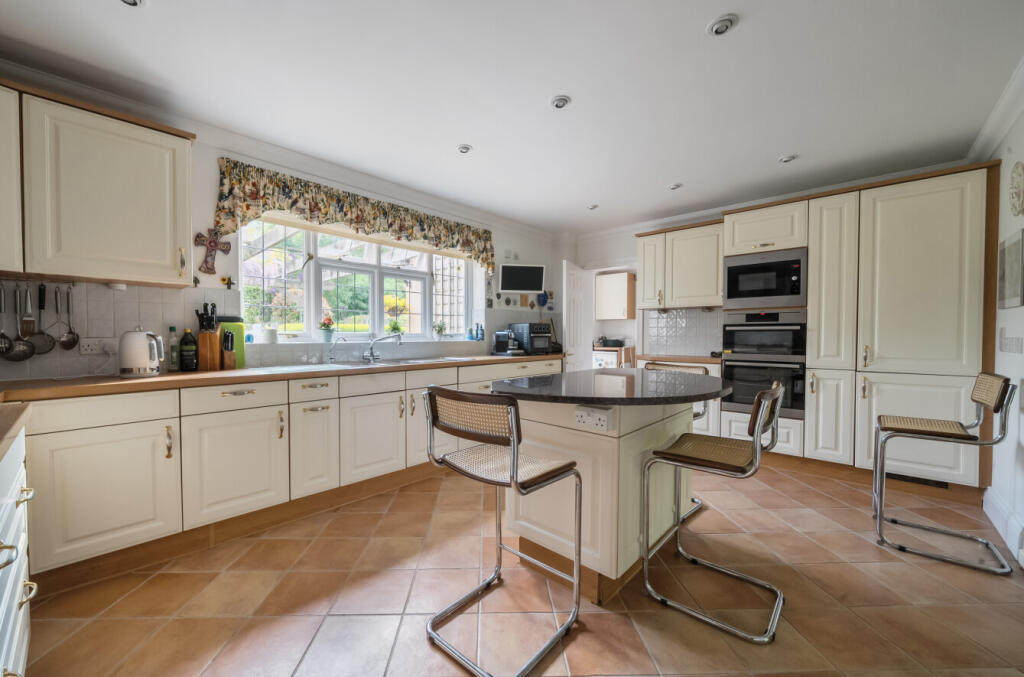 44-68150c26d3311-...