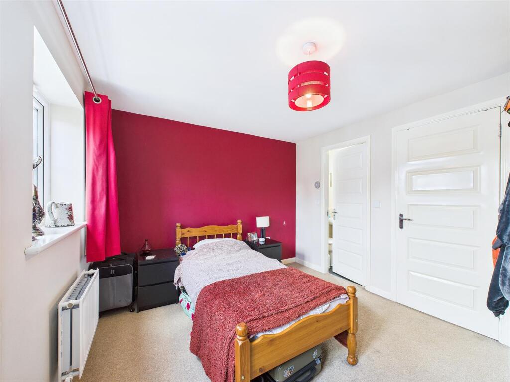 Sunderland Close, Church Gresley (23).jpg