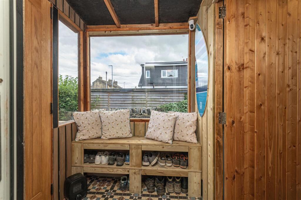 Side Entrance Sitting Area