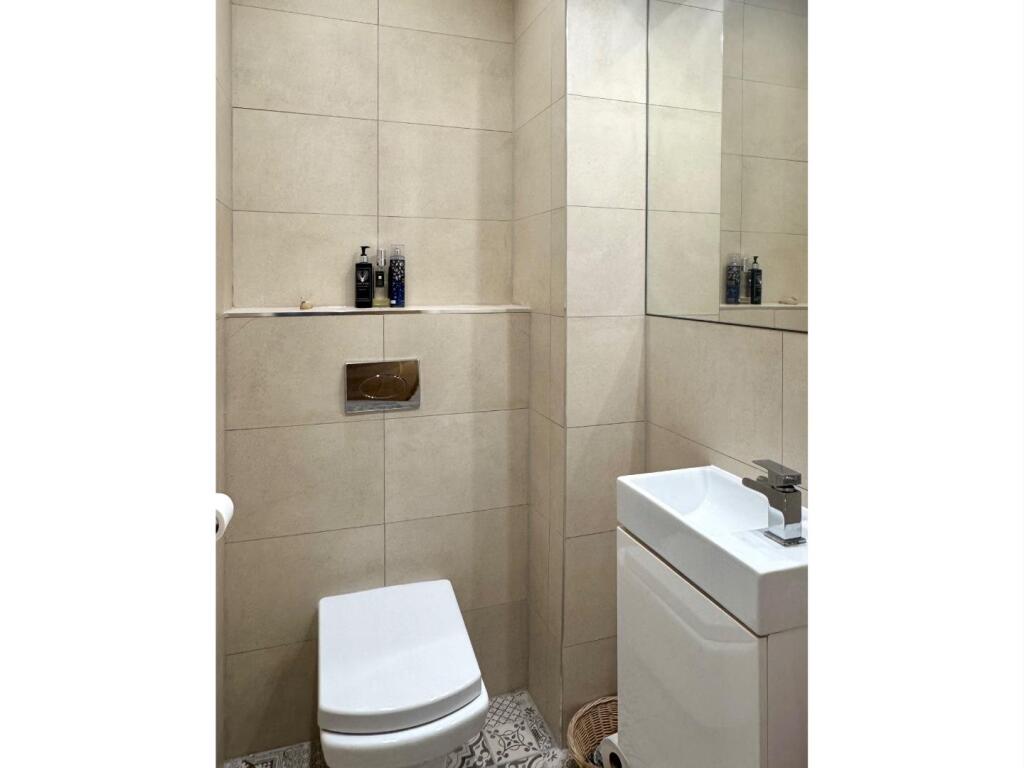 Apartment 1 - WC