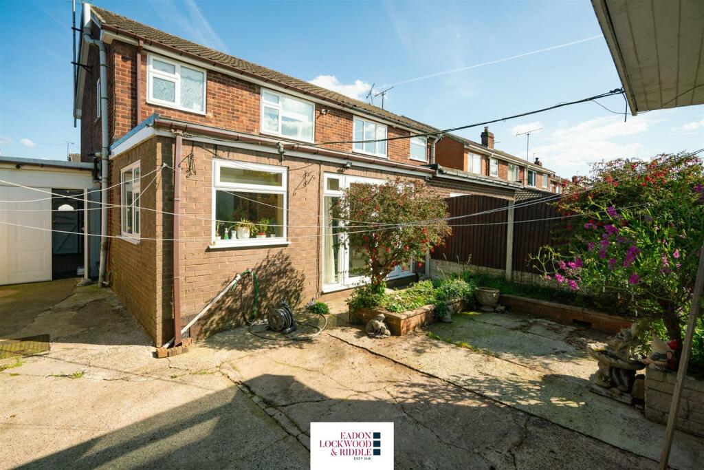Rear Garden 2.jpg