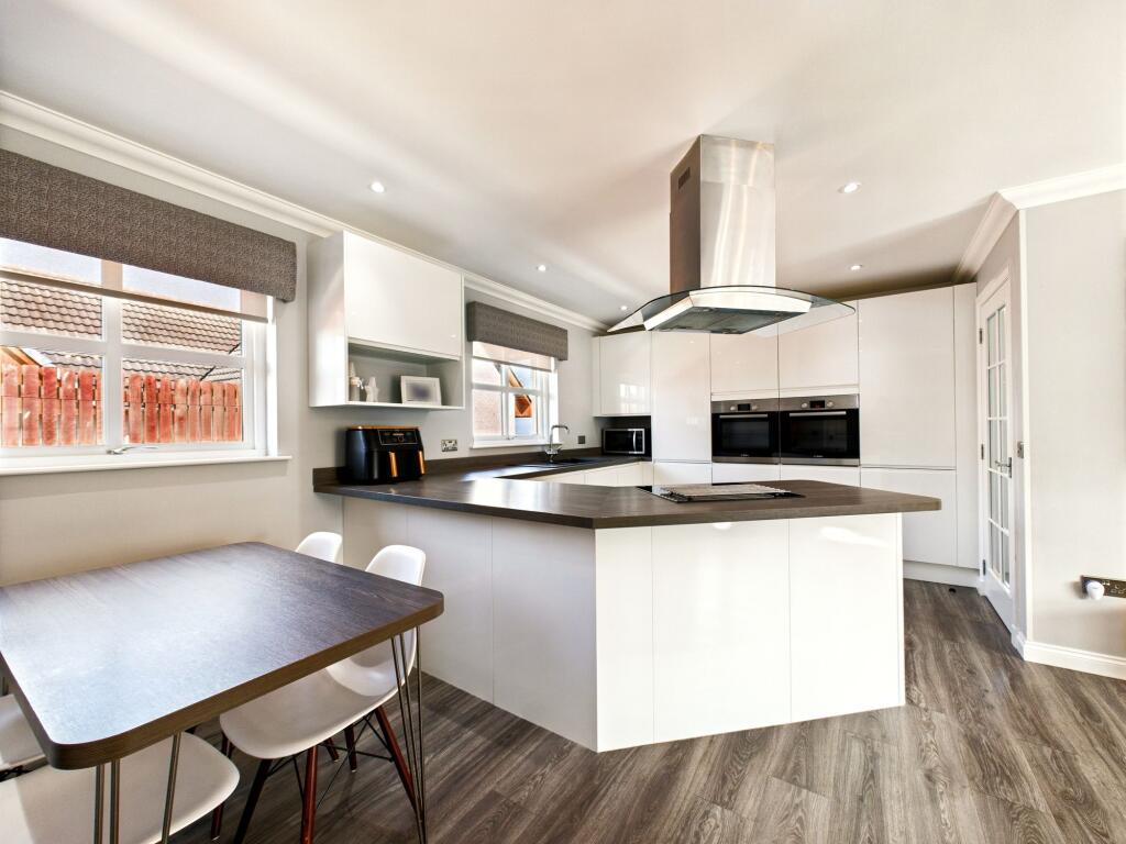 Kitchen/Living Area