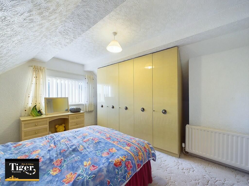 CAM02176G0-PR0453...