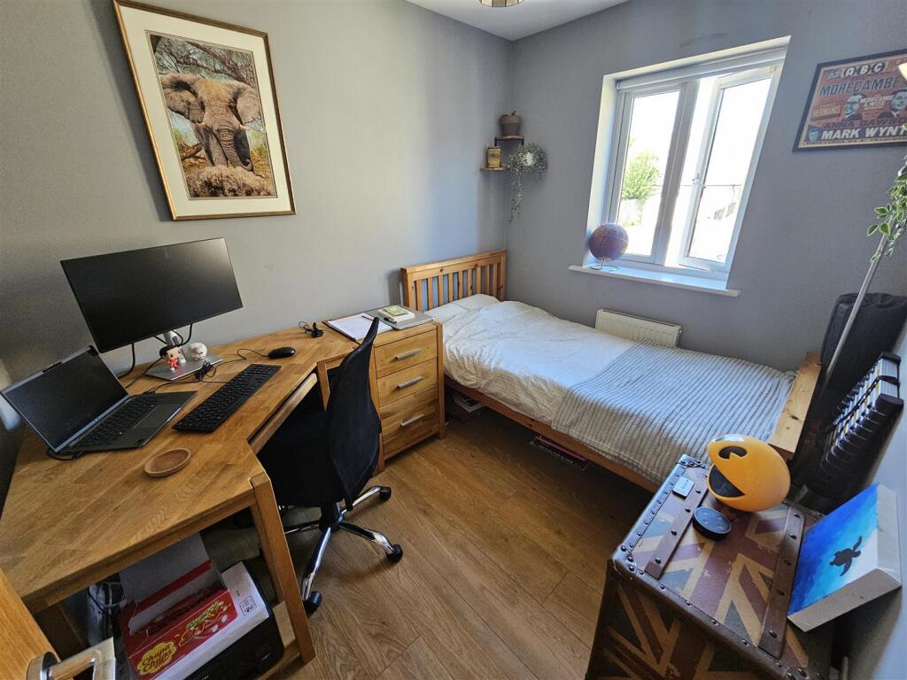 Bedroom 4.jpg