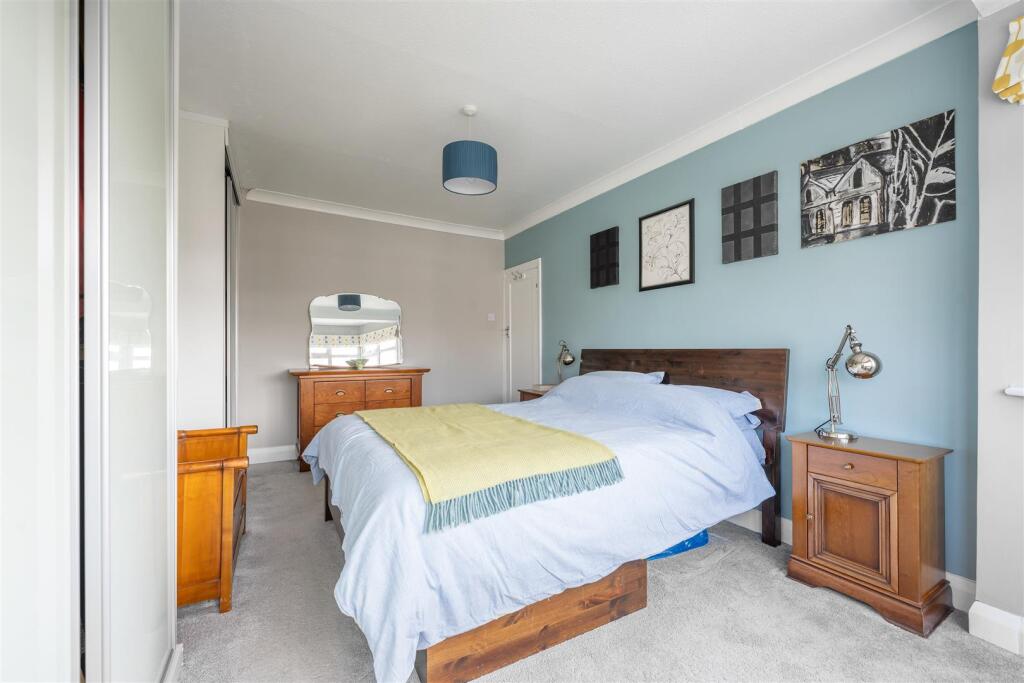 Dean Gardens, E17