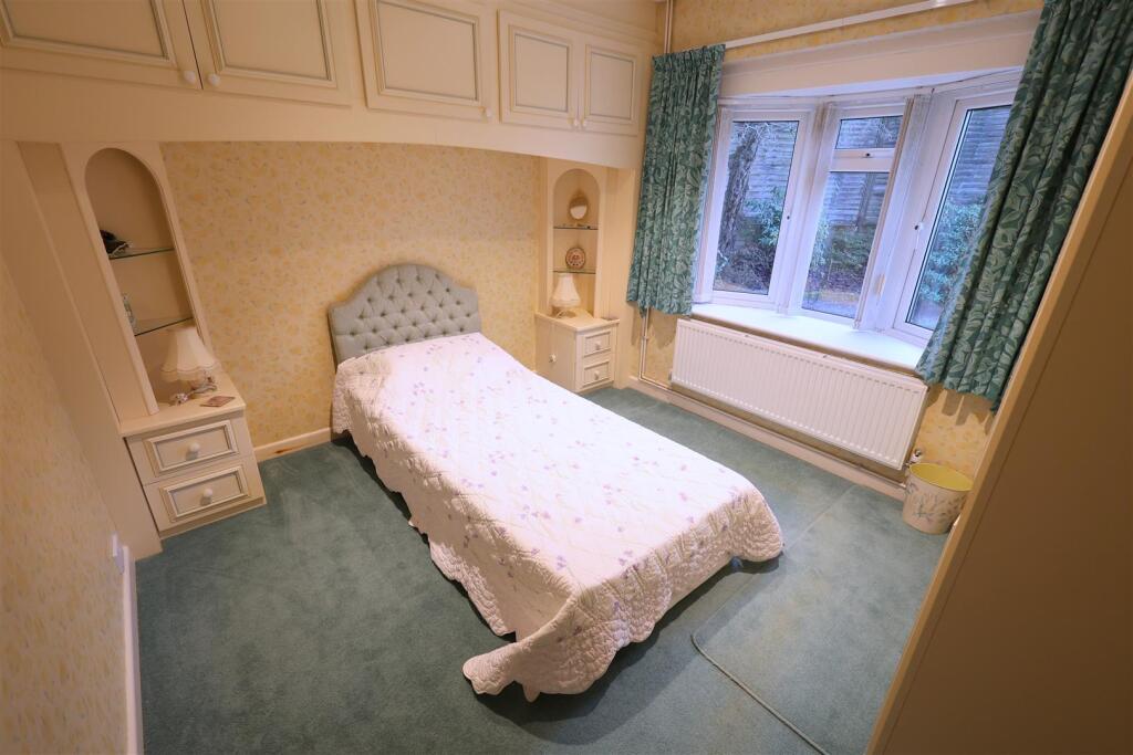 PC Bedroom b.JPG