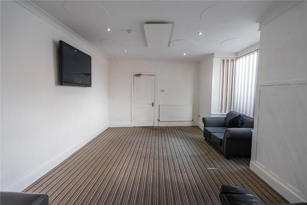 Living Room (2)
