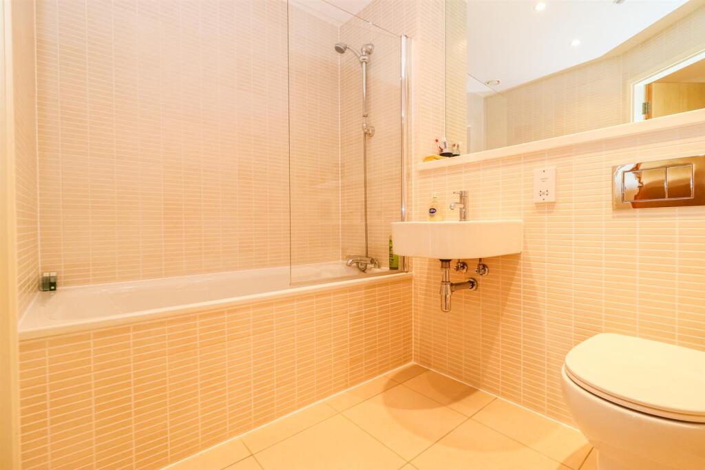 BATHROOM/W.C.