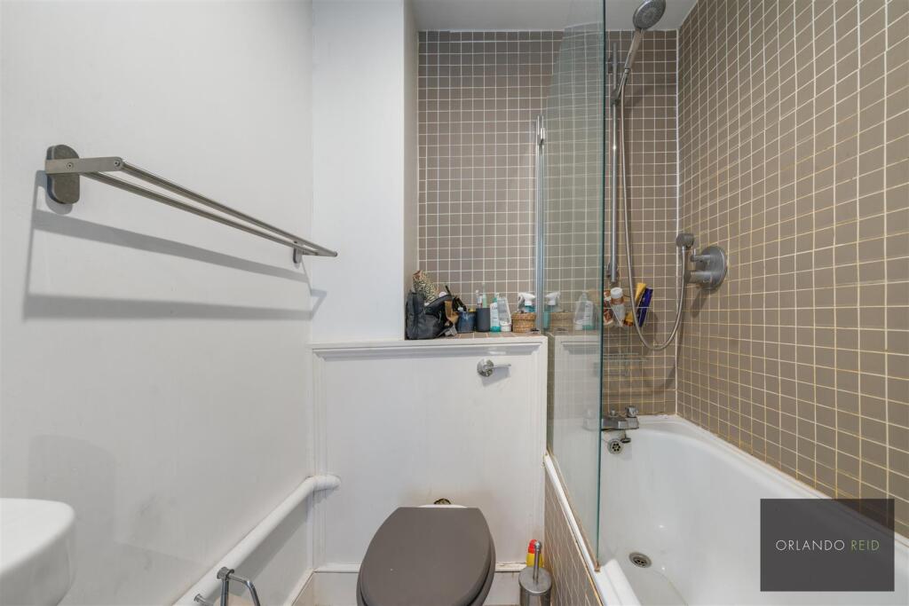 Flat 4, 146 Landor Road SW9 9JA-5.jpg