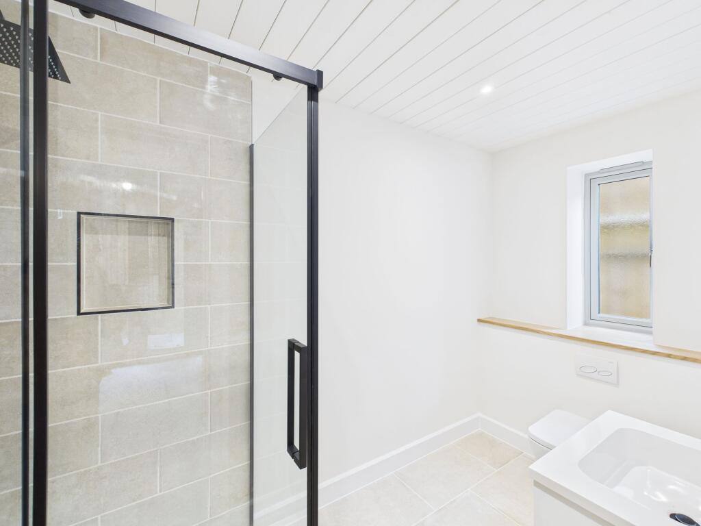 En-suite 1