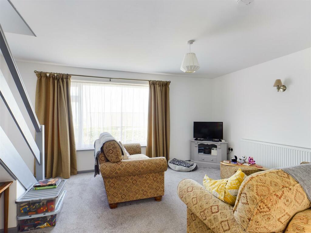Front Lounge.jpg