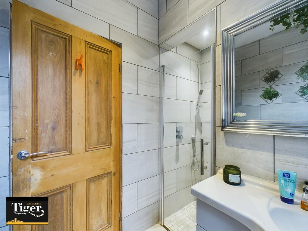 CAM02176G0-PR0176...