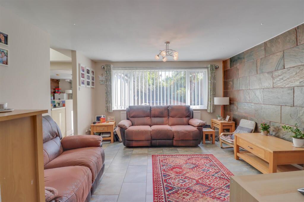 10 ST CHARLES DRIVE-6.jpg