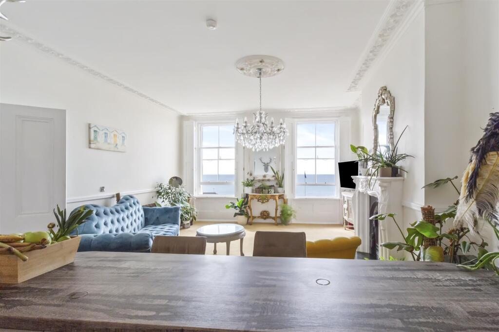 Flat 4 16 Heene Terrace-007.JPG