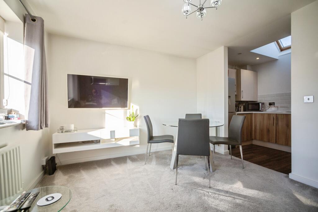 Lounge/Dining Room