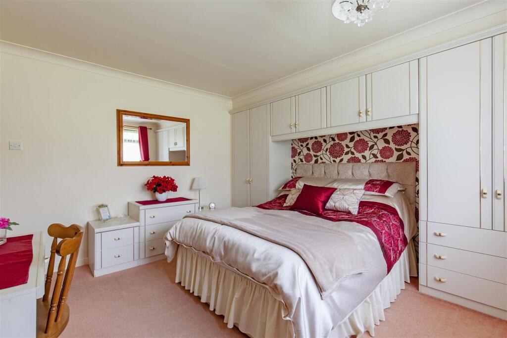 Bedroom 1-2.jpg