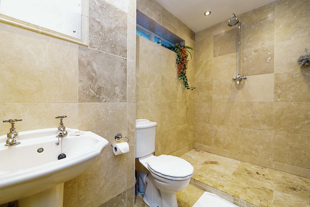 Master En-suite