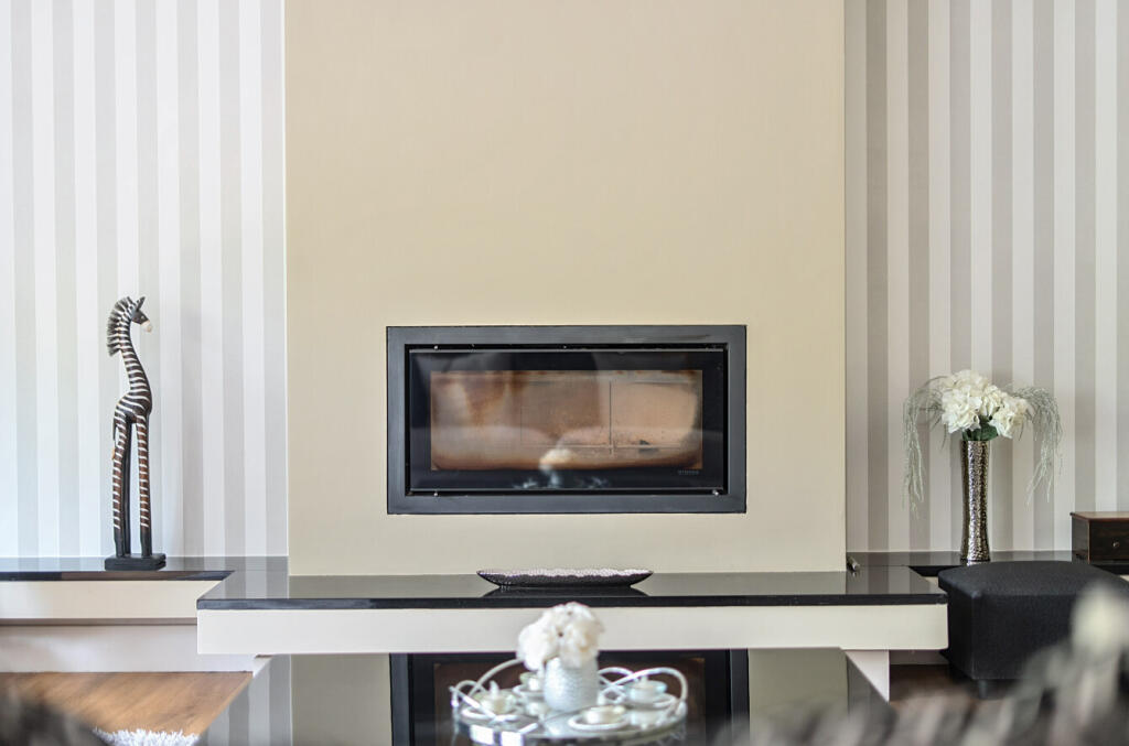 1327992-26-688228...