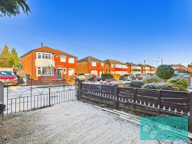 Front Driveway &amp; Street 