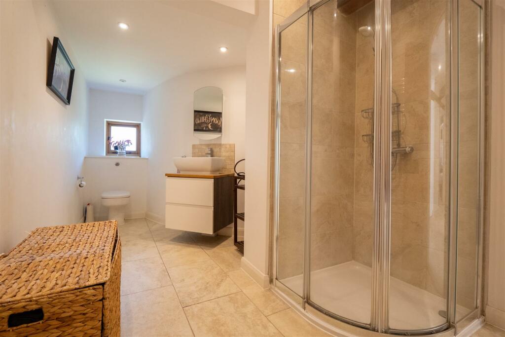 Family bathroom.jpg