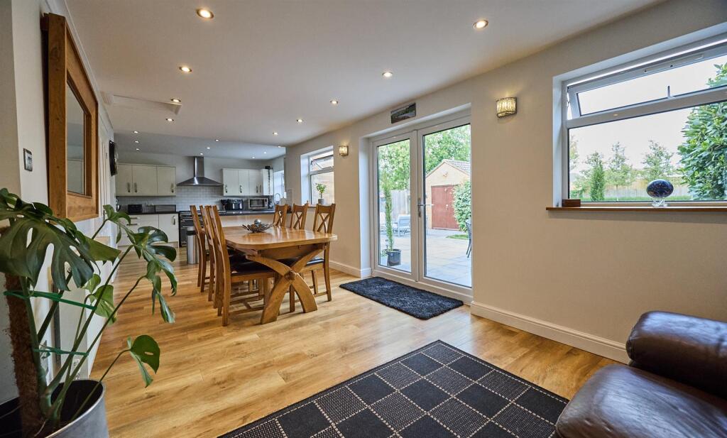 Rear Open Plan Refitted Living/Dining/Kitchen