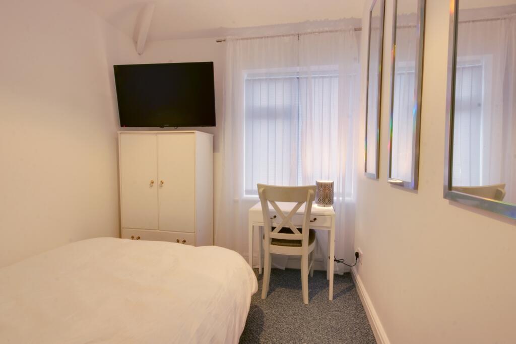 1 Bed 3AA