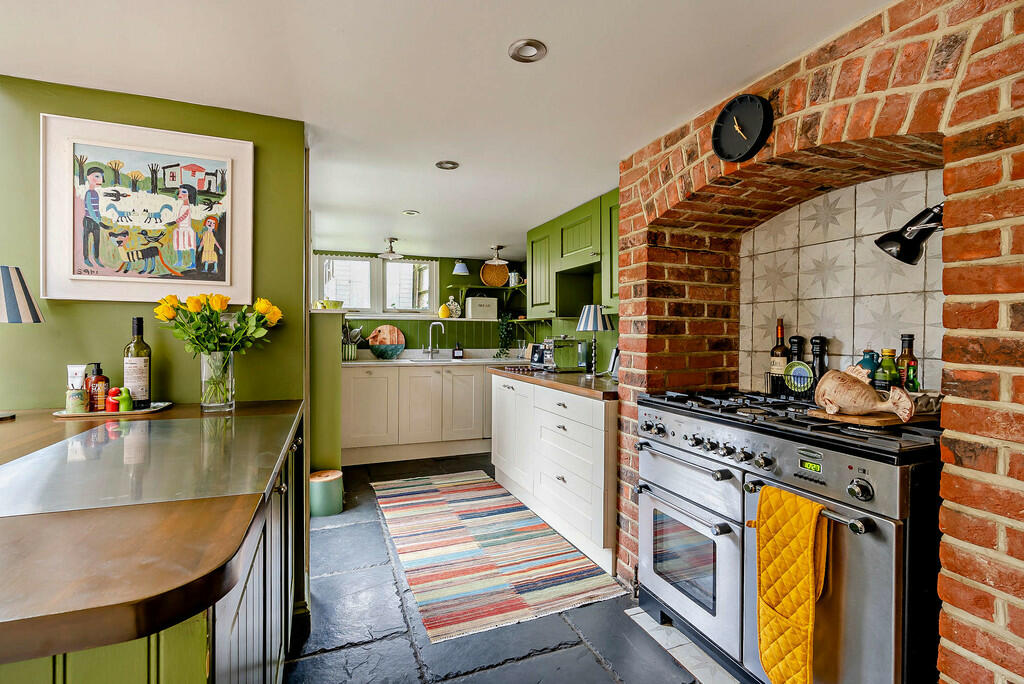 8631171-interior0...