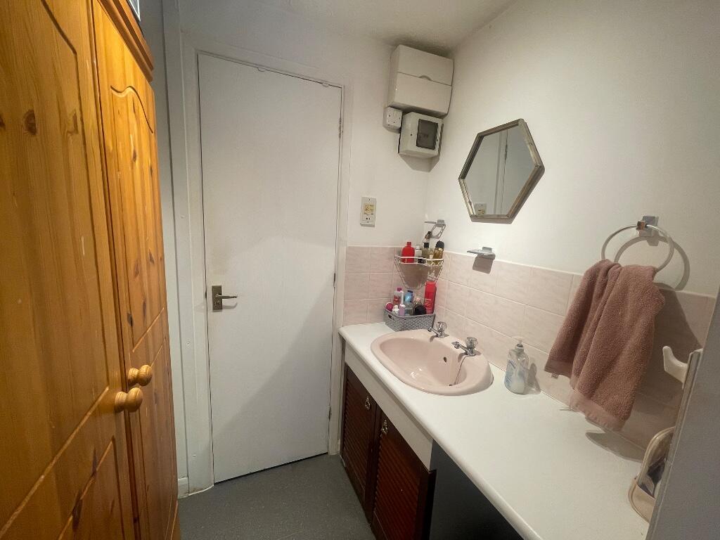 DRESSING AREA