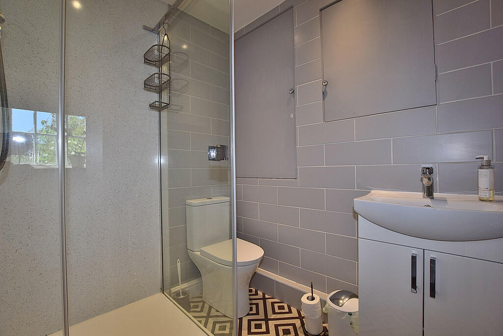 bathroom use_01