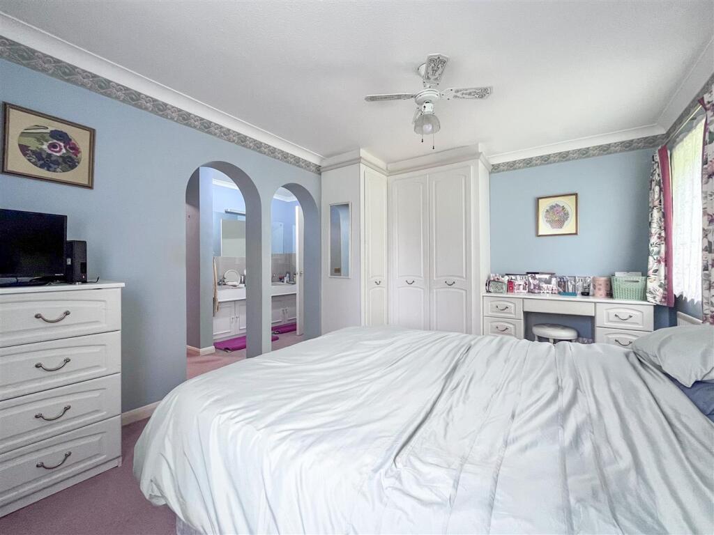 bed 1 image 2.jpg