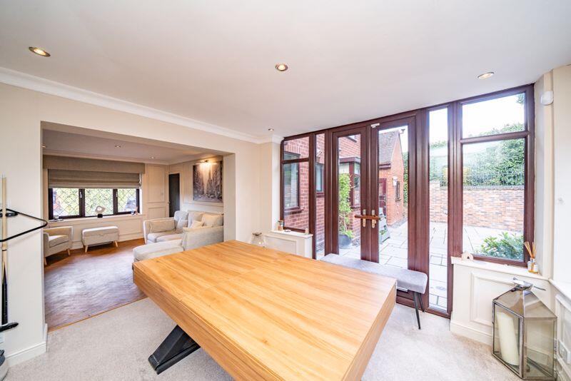 GARDEN ROOM