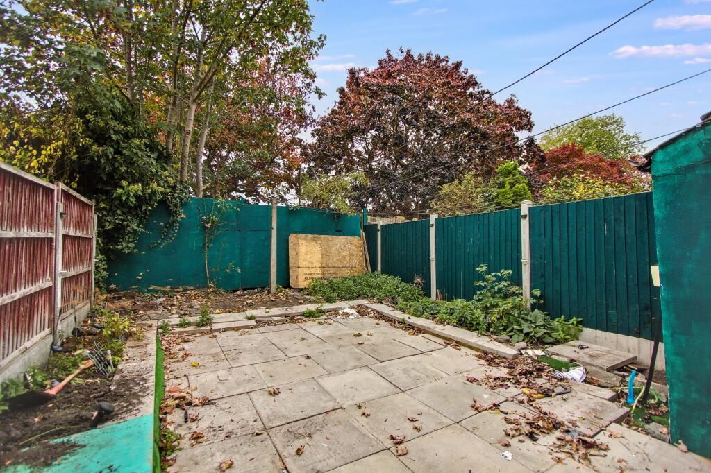 18 Morton Road, Stratford, London E15 4AN