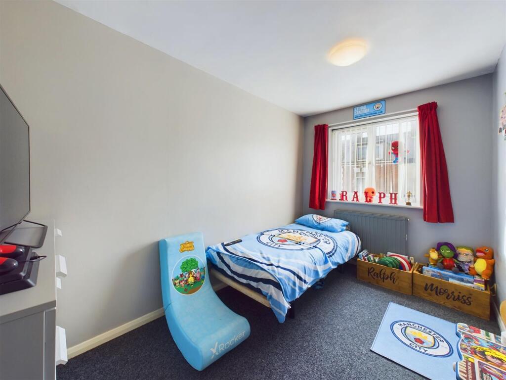 Bedroom: