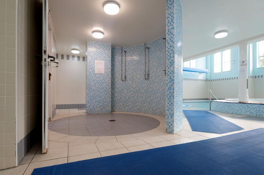 COMMUNAL LEISURE SUITE