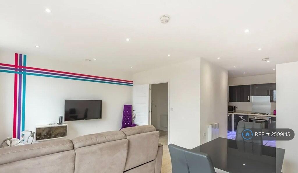 Bright Reception/Dining Room With Juliet Balcony