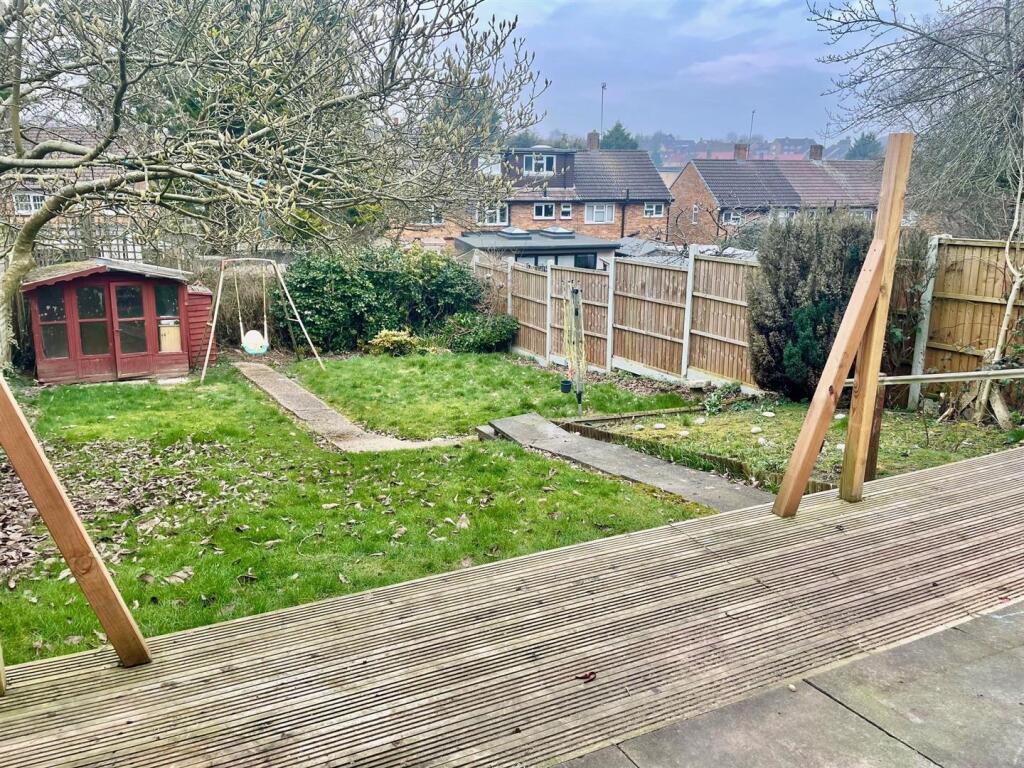 12 Kemble Close Garden 2.jpg