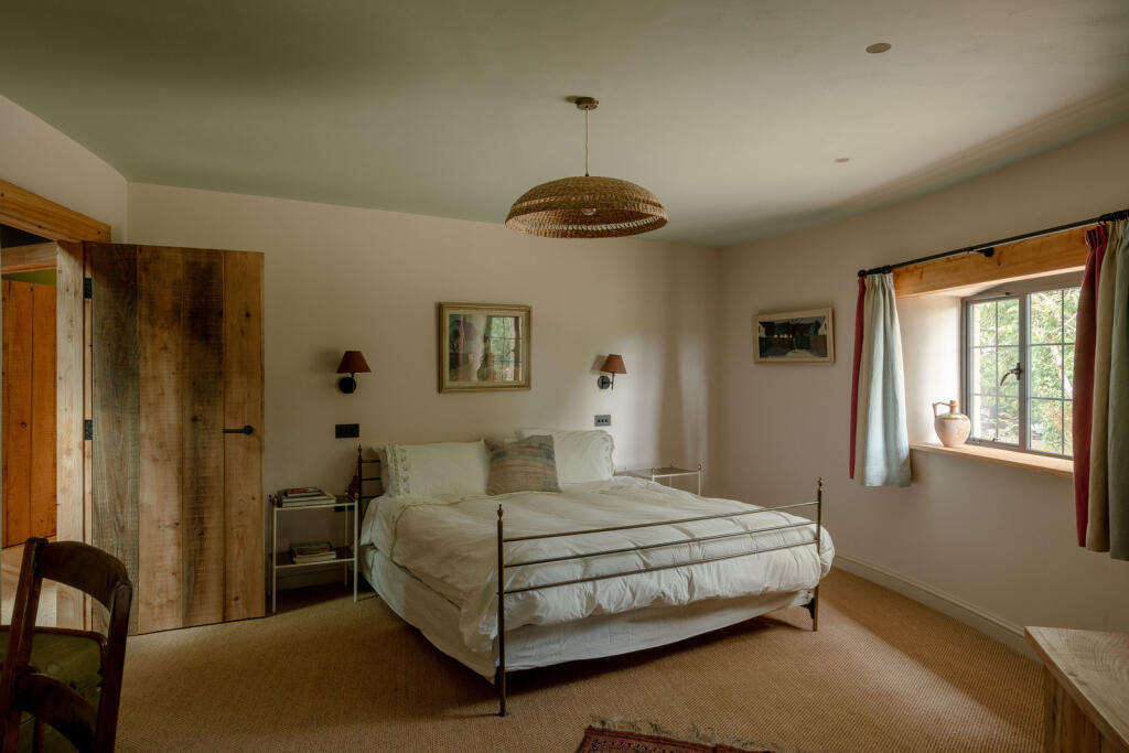 298396 - The Roundhouse, Park Lane, Old Knebwor...