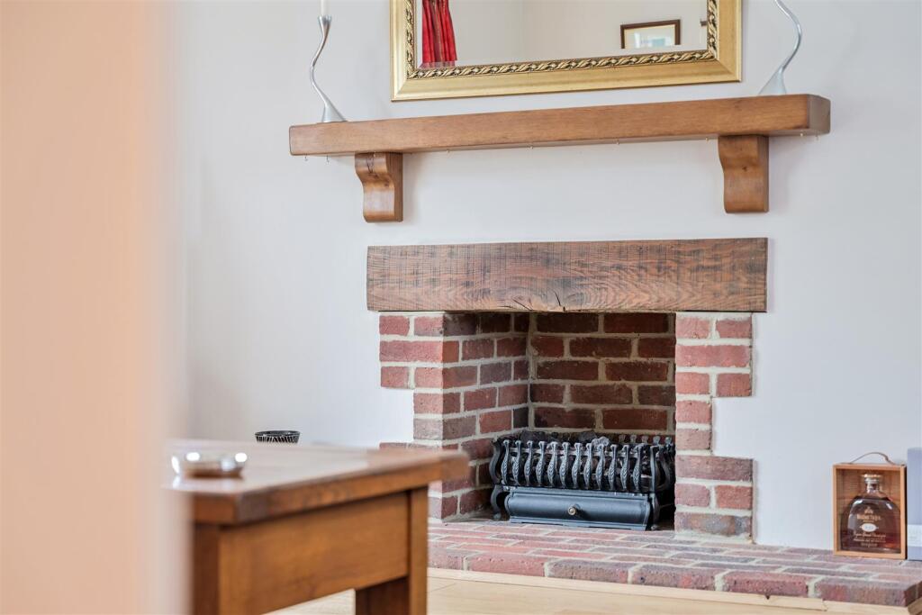 COLMAN CLOSE (8).jpg