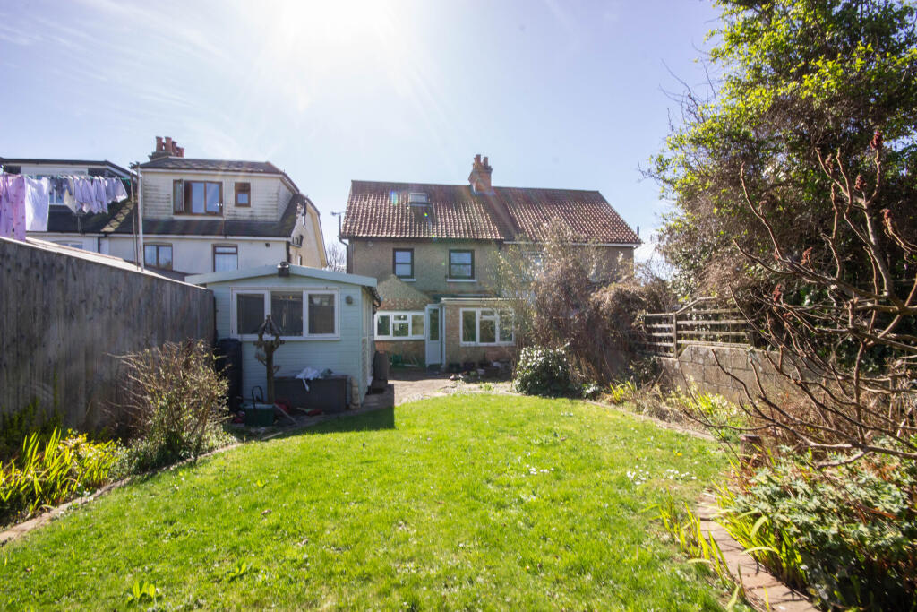 Greenwood Lane, Brading