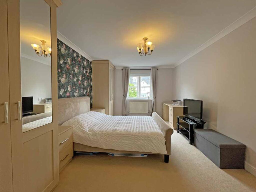 Temeraire Road 2 - Bed 1...jpg