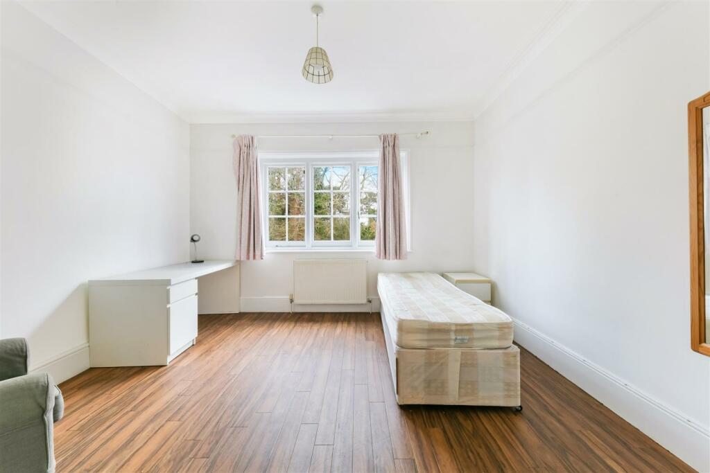 HIGH STREET ROOM 1jpg