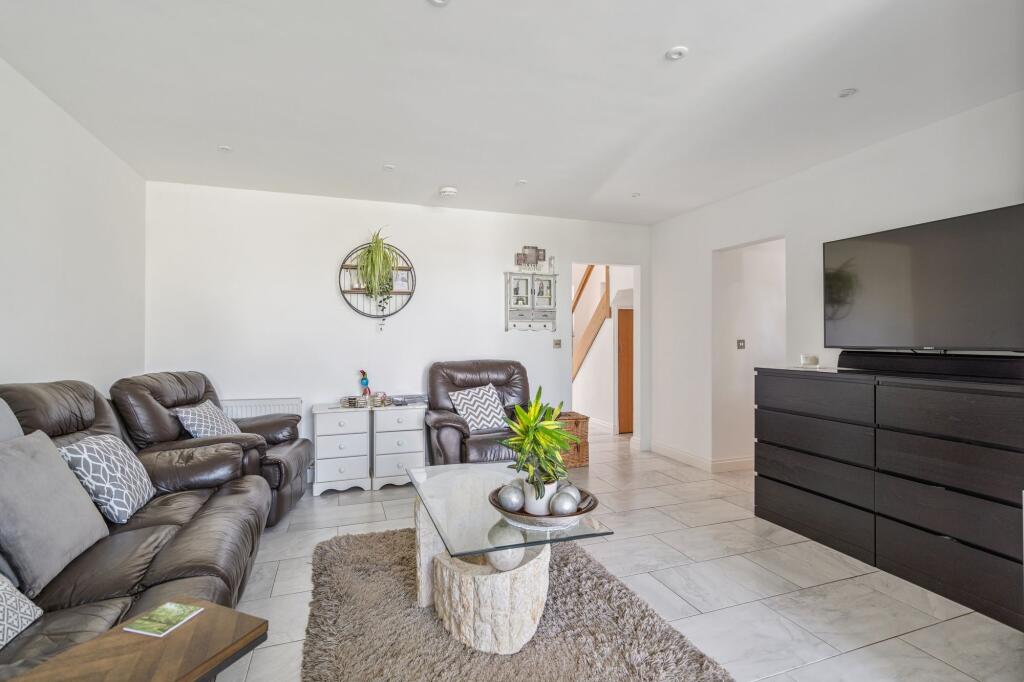 Family Room (2)