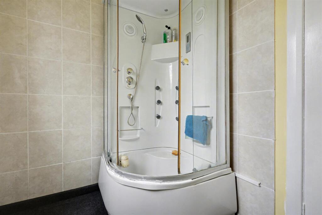 Shower Room_2.jpeg