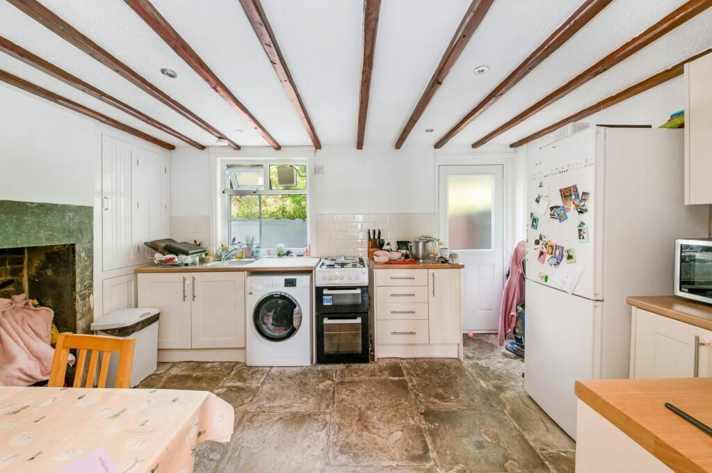 OPEN-PLAN DINING KITCHEN