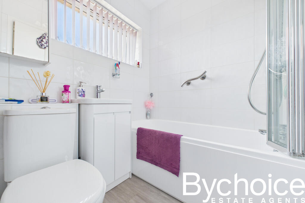 CAM05454G0-PR0056-STILL008