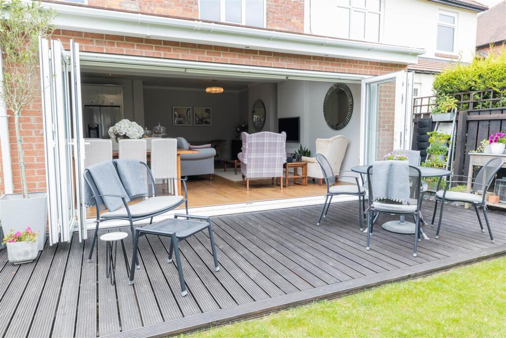 Family Room/Rear Garden