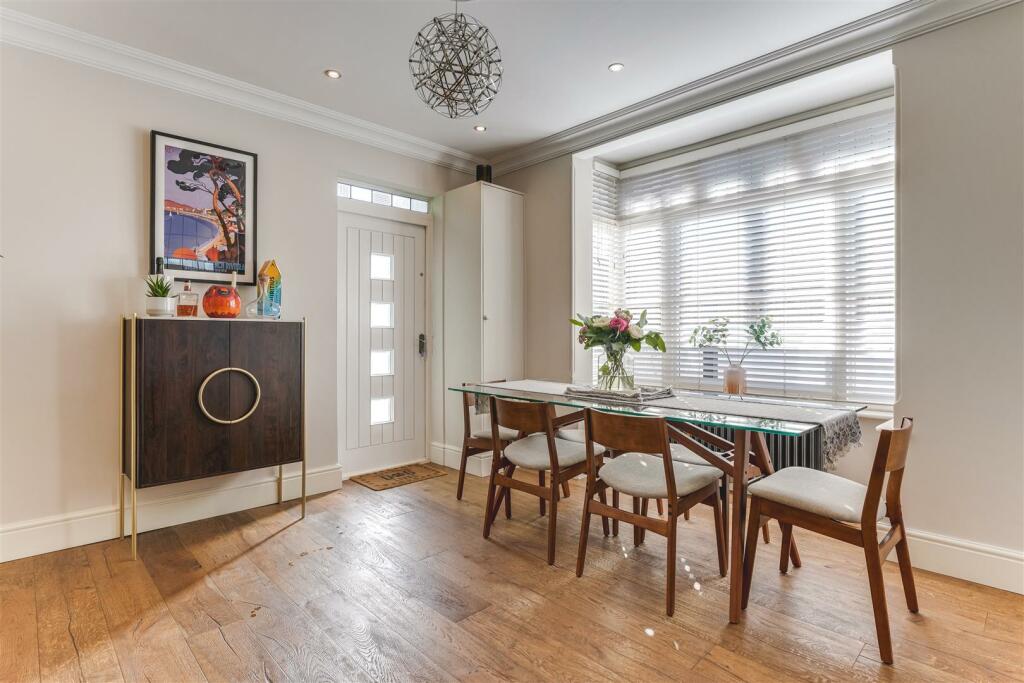 21 London Road-4.jpg