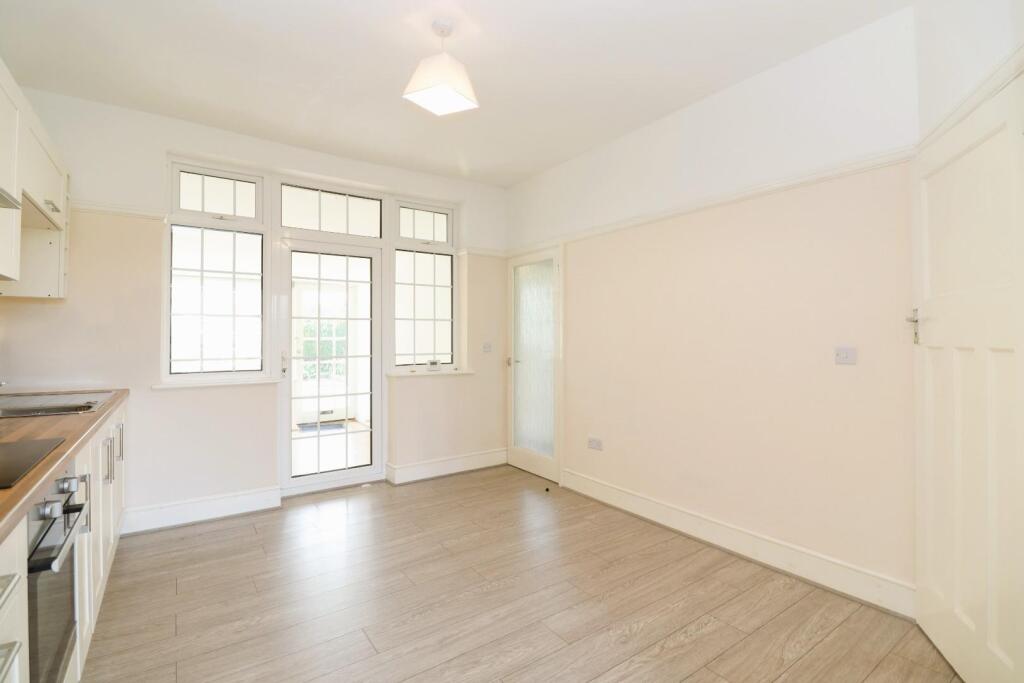 Kitchen / Breakfast Room