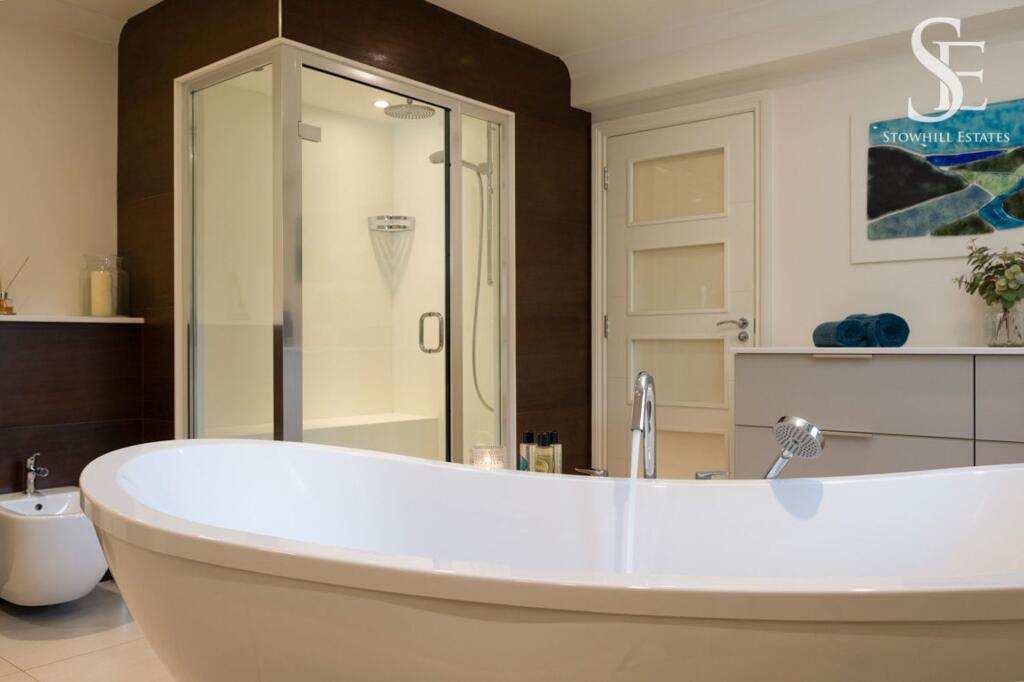 Master ensuite