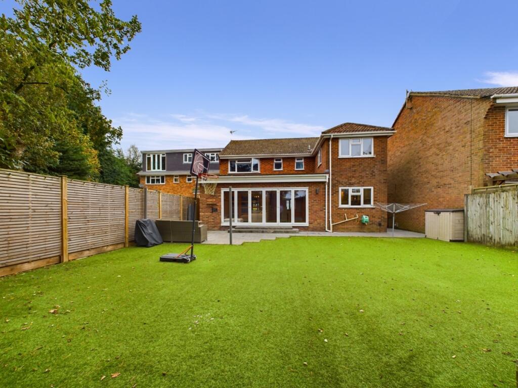 Lrg_CAM03624G0-PR0084-STILL033